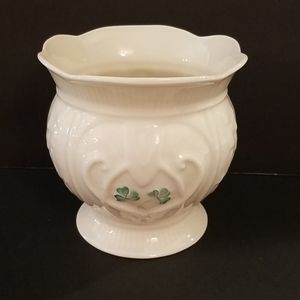 Belleek Event Piece 2002 Loveheart Footed Bowl